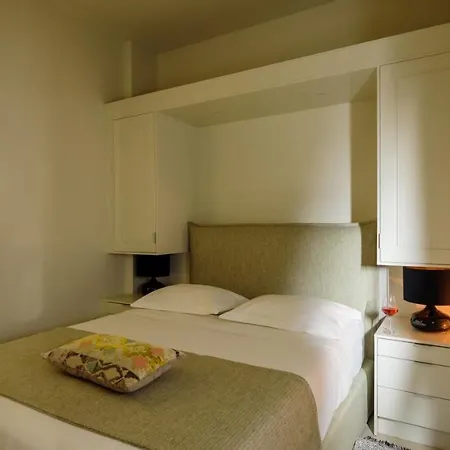 Apartment Thiramenous Athens